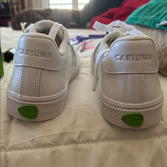 Cariuma The Salvas White and Gray Sneakers - Picture 7 of 7